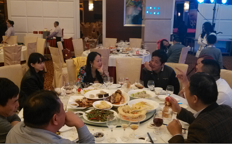 热烈祝贺速通物流广东区2015年第一届网络大会暨两周年庆典大会顺利召开(图10)